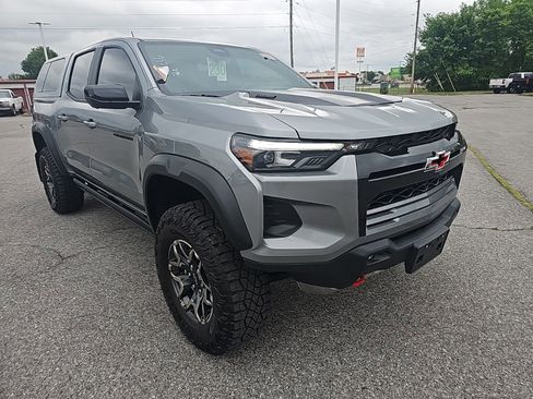 Used 2025 Chevrolet Colorado ZR2 w/ Technology Package image 4