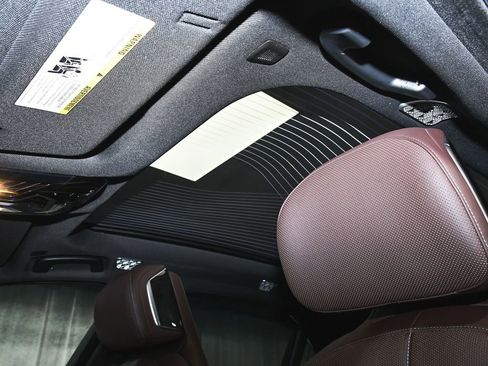 Used 2024 BMW i7 xDrive60 image 57