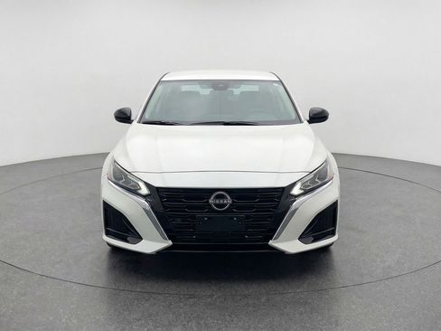 Used 2025 Nissan Altima 2.5 SV image 2