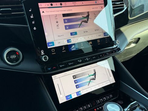 Used 2025 Jeep Grand Wagoneer L Series III w/ Quick Order Packagew 28T image 27