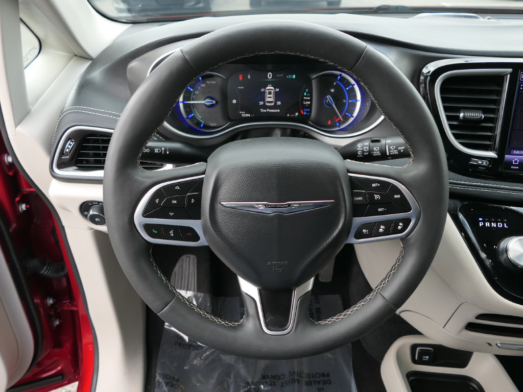 Used 2024 Chrysler Pacifica Limited FWD image 15