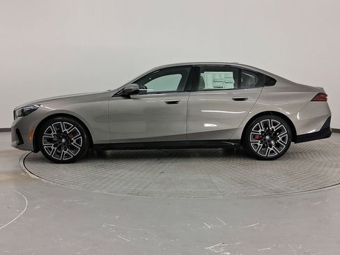 New 2026 BMW 530i w/ M Sport Package image 2