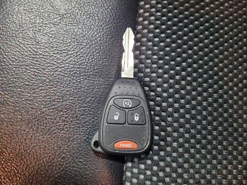 Used 2016 Jeep Compass Latitude image 32