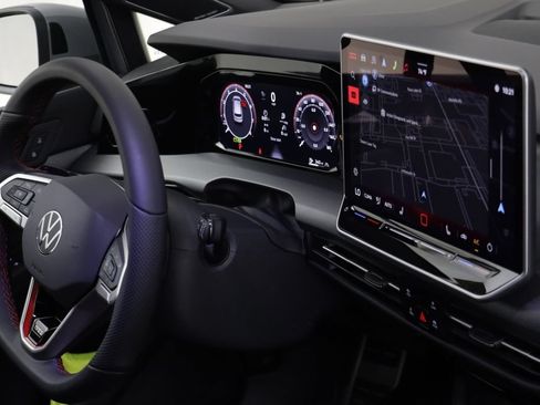 New 2026 Volkswagen GTI SE FWD image 21