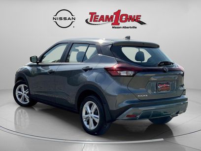 New 2025 Nissan Kicks Play S