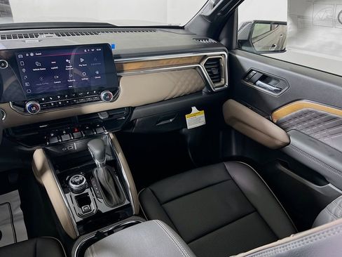 New 2026 GMC Canyon Denali image 19