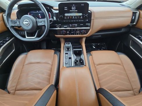 Used 2024 Nissan Pathfinder Platinum FWD image 20