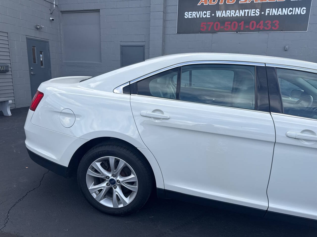 Used 2011 Ford Taurus SEL w/ 201A Rapid Spec Order Code AWD/4WD image 9