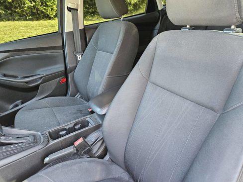 Used 2016 Ford Focus SE FWD image 11