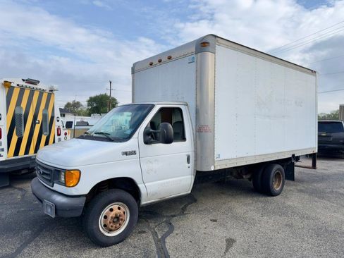 Used 2003 Ford E-350 and Econoline 350 Super Duty image 1