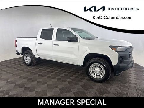 Used 2024 Chevrolet Colorado W/T RWD image 1