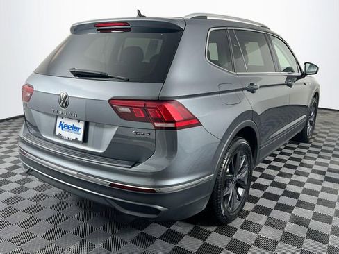 Used 2023 Volkswagen Tiguan SE AWD/4WD image 6