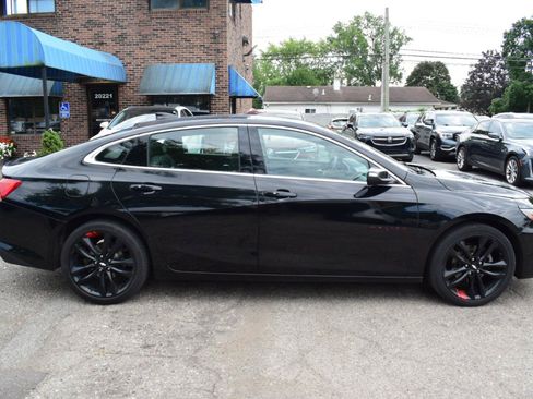 Used 2018 Chevrolet Malibu LT w/ Leather Package FWD image 5