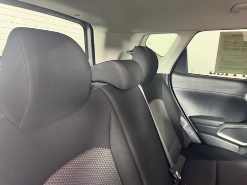 Used 2025 Kia Soul LX FWD image 25