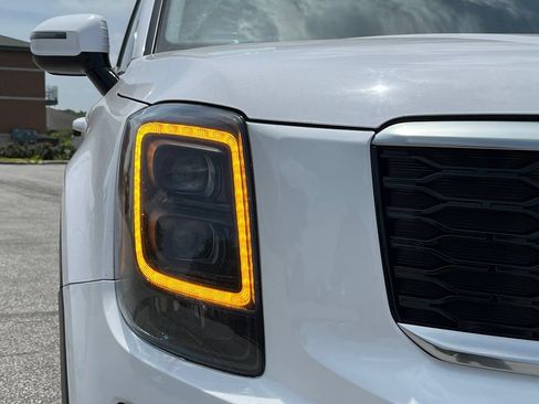 Used 2021 Kia Telluride SX w/ SX Prestige Package AWD/4WD image 9