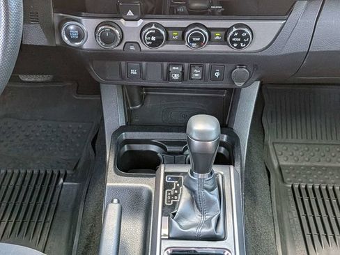 Used 2018 Toyota Tacoma TRD Off-Road AWD/4WD image 20