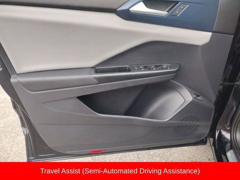 Used 2022 Volkswagen Taos SE image 11