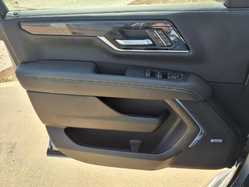 New 2025 GMC Yukon Elevation w/ LPO, Get Active Package image 16