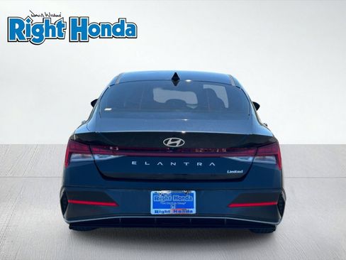 Used 2025 Hyundai Elantra Limited FWD image 10