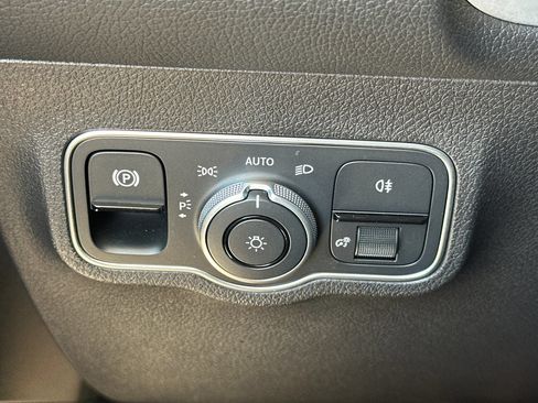 Certified 2024 Mercedes-Benz EQB 300 4MATIC image 37