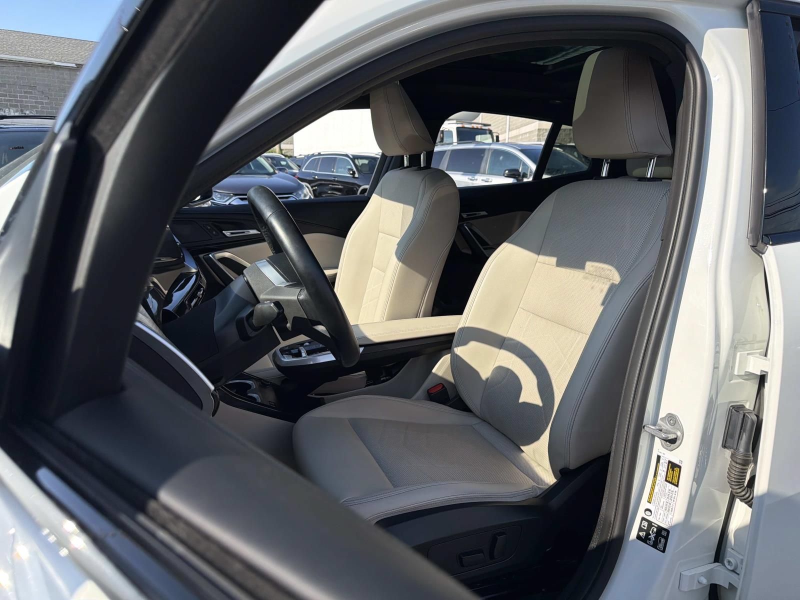 Used 2025 BMW X2 xDrive28i AWD/4WD image 16