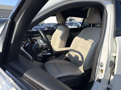 Used 2025 BMW X2 xDrive28i AWD/4WD image 16