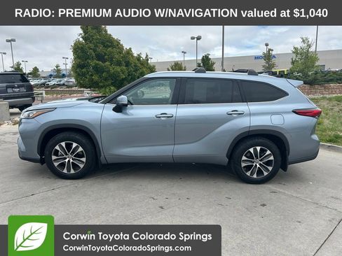 Used 2020 Toyota Highlander XLE AWD/4WD image 5