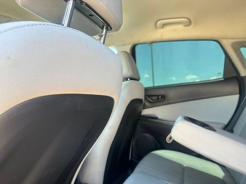 Used 2023 Hyundai Kona SEL FWD image 32