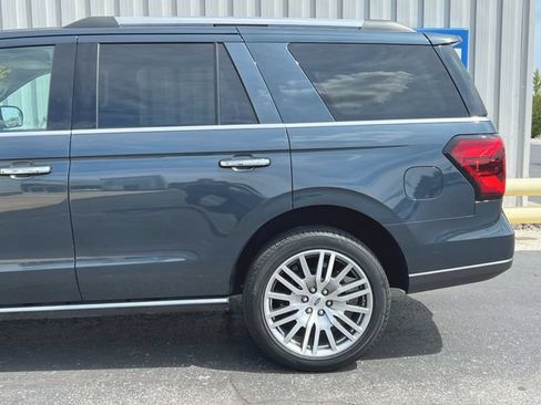 Used 2023 Ford Expedition Limited AWD/4WD image 34