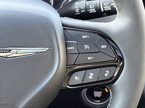Certified 2024 Chrysler Pacifica Limited w/ S Appearance Package FWD image 24