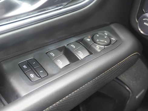Used 2023 GMC Yukon SLT w/ SLT Premium Package RWD image 19