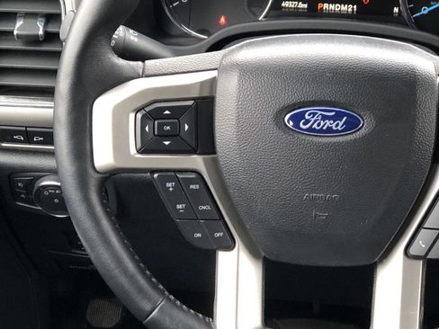 Used 2022 Ford F250 Lariat w/ Black Appearance Package image 11