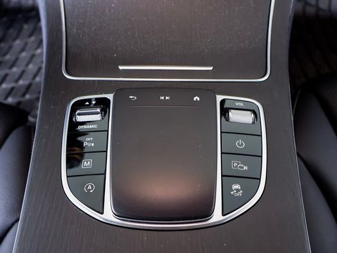 Used 2022 Mercedes-Benz GLC 300 4MATIC image 16