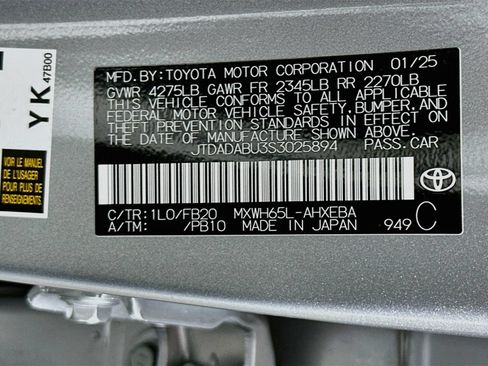 Used 2025 Toyota Prius LE AWD/4WD image 30
