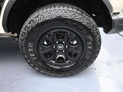 Used 2025 Ford Bronco Badlands AWD/4WD image 19