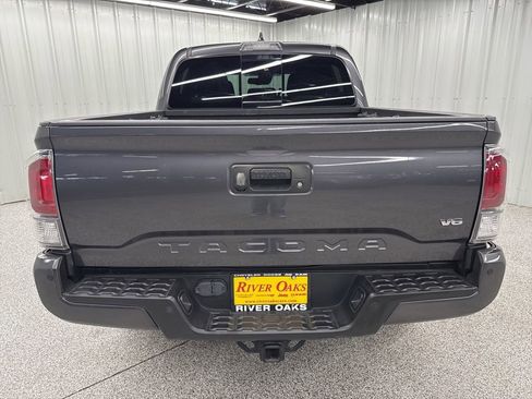 Used 2023 Toyota Tacoma TRD Off-Road w/ Technology Package AWD/4WD image 5