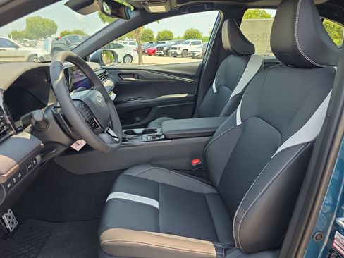 New 2026 Toyota Camry SE w/ Convenience Package FWD image 11