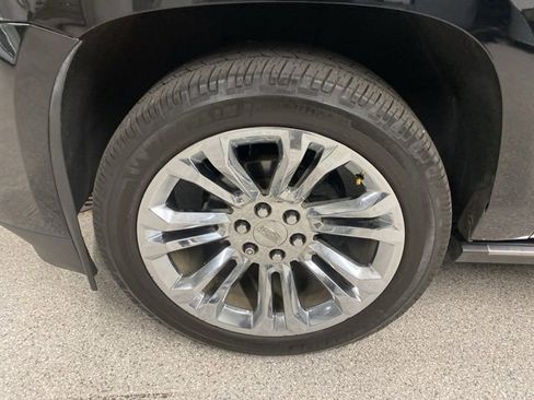 Used 2020 Cadillac Escalade ESV Premium Luxury w/ LPO, Radiant Package image 12