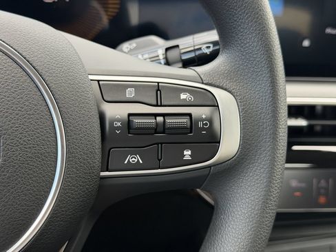 New 2026 Kia K5 LXS FWD image 32