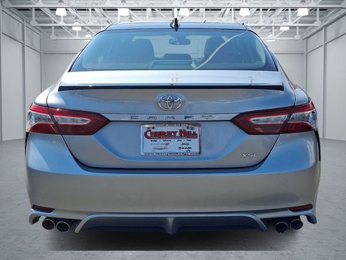 Used 2020 Toyota Camry XSE image 4