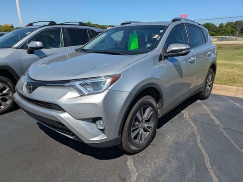 Used 2018 Toyota RAV4 XLE FWD image 3