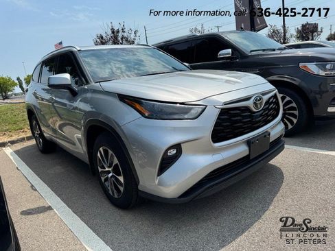 Used 2022 Toyota Highlander XLE AWD/4WD image 1