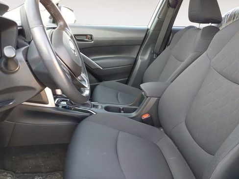 Used 2023 Toyota Corolla Cross LE w/ Moonroof Package image 9