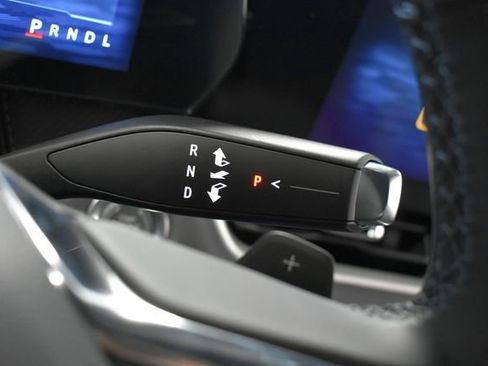 New 2026 Chevrolet Equinox LT w/ Convenience Package II FWD image 18