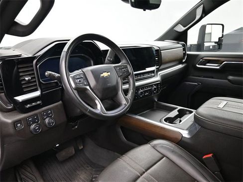 Used 2024 Chevrolet Silverado 2500 High Country w/ High Country Premium Package image 12