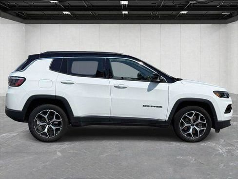 Certified 2025 Jeep Compass Limited AWD/4WD image 4