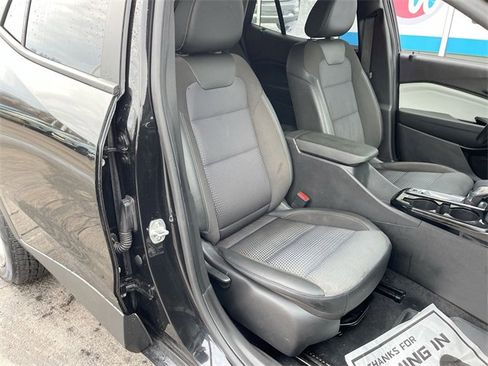 Certified 2025 Chevrolet Trax LT w/ LT Convenience Package image 25