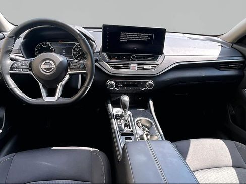 Used 2023 Nissan Altima 2.5 SV w/ SV Premium Package AWD/4WD image 16