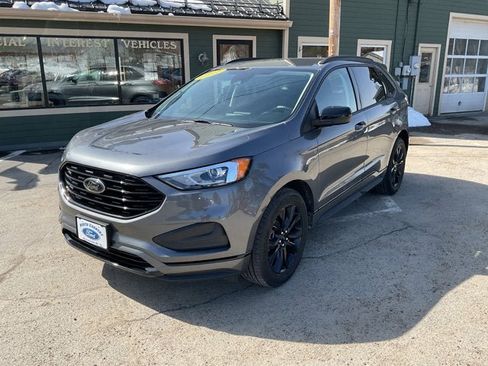 Used 2022 Ford Edge SE w/ Black Appearance Package image 2