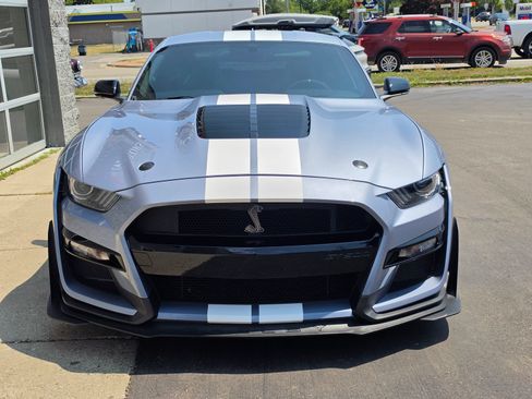 Used 2022 Ford Mustang Shelby GT500 w/ Carbon Fiber Track Pack RWD image 2